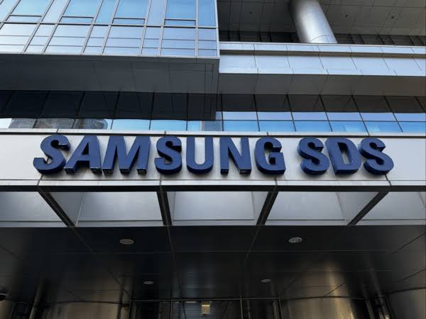 Samsung SDS sign on the building facade